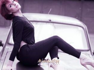 ArianaLesleyy
