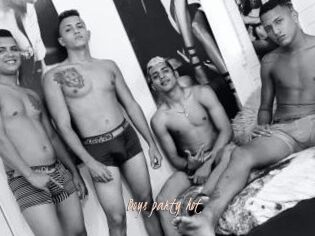 Boys_party_hot