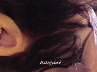 Brunettebomb