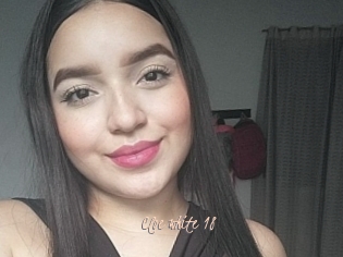 Cloe_white_18