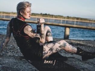 Domme_J