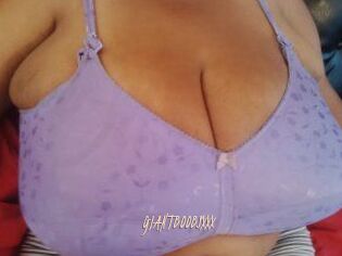 GIANTBOOBSXXX