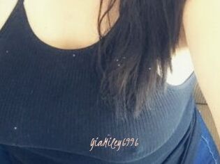GiaMiley6996