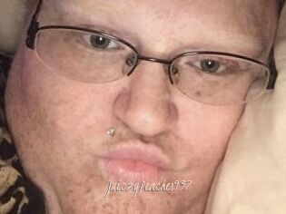 JuiczyPeaches937