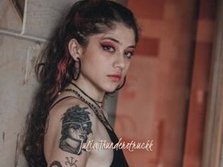 JuliaThunderstruckk
