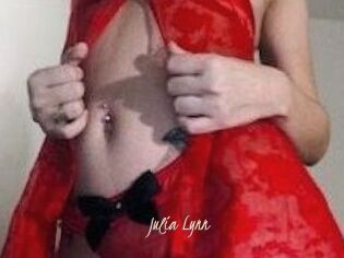 Julia_Lynn