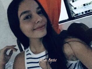 Julia_Myers