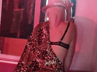 Julie01