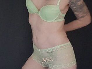 Julie31