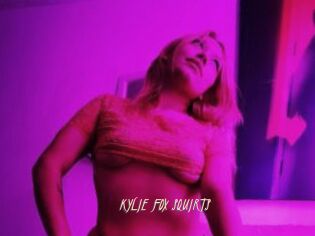 KYLIE_FOX_SQUIRTS