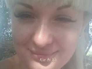 Kiss_Me_XoXo