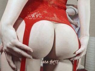 Luna_Hot18