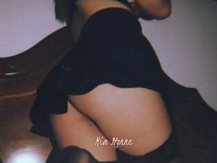 Mia_Stonne
