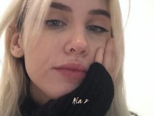 Mia_z