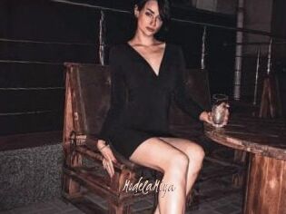 ModelaMiya
