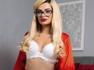 NikkyWhitee