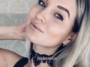 SexyBunnyKiss