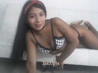 Sophie_Tyler