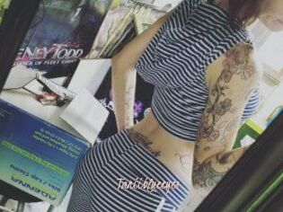 Taniiblueeyes