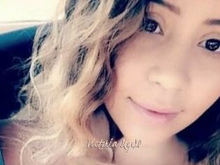 Victoria_SkyeXO