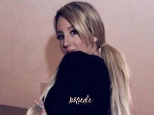 XoBlondie