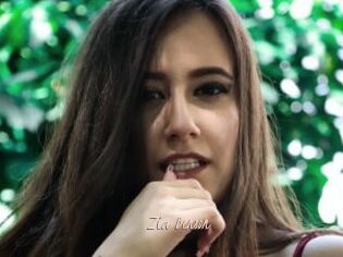 Zia_Benson